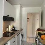 Le Fidji, T2, 50m2, 4 Personnes, Proche De Tout, C * Saint-Raphaël