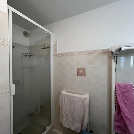 Le Fidji, T2, 50m2, 4 Personnes, Proche De Tout, C * Saint-Raphael (Var)