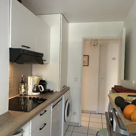 Le Fidji, T2, 50m2, 4 Personnes, Proche De Tout, C * Saint-Raphael (Var)