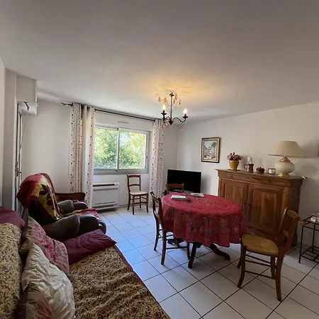 Le Fidji, T2, 50m2, 4 Personnes, Proche De Tout, C Saint-Raphael (Var)