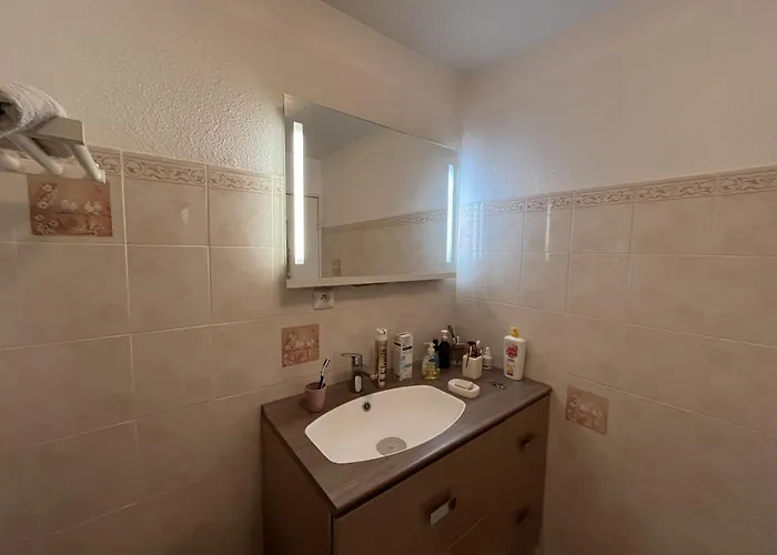 Le Fidji, T2, 50m2, 4 Personnes, Proche De Tout, C * Saint-Raphaël