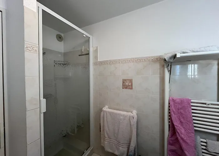 Le Fidji, T2, 50m2, 4 Personnes, Proche De Tout, C * Saint-Raphaël